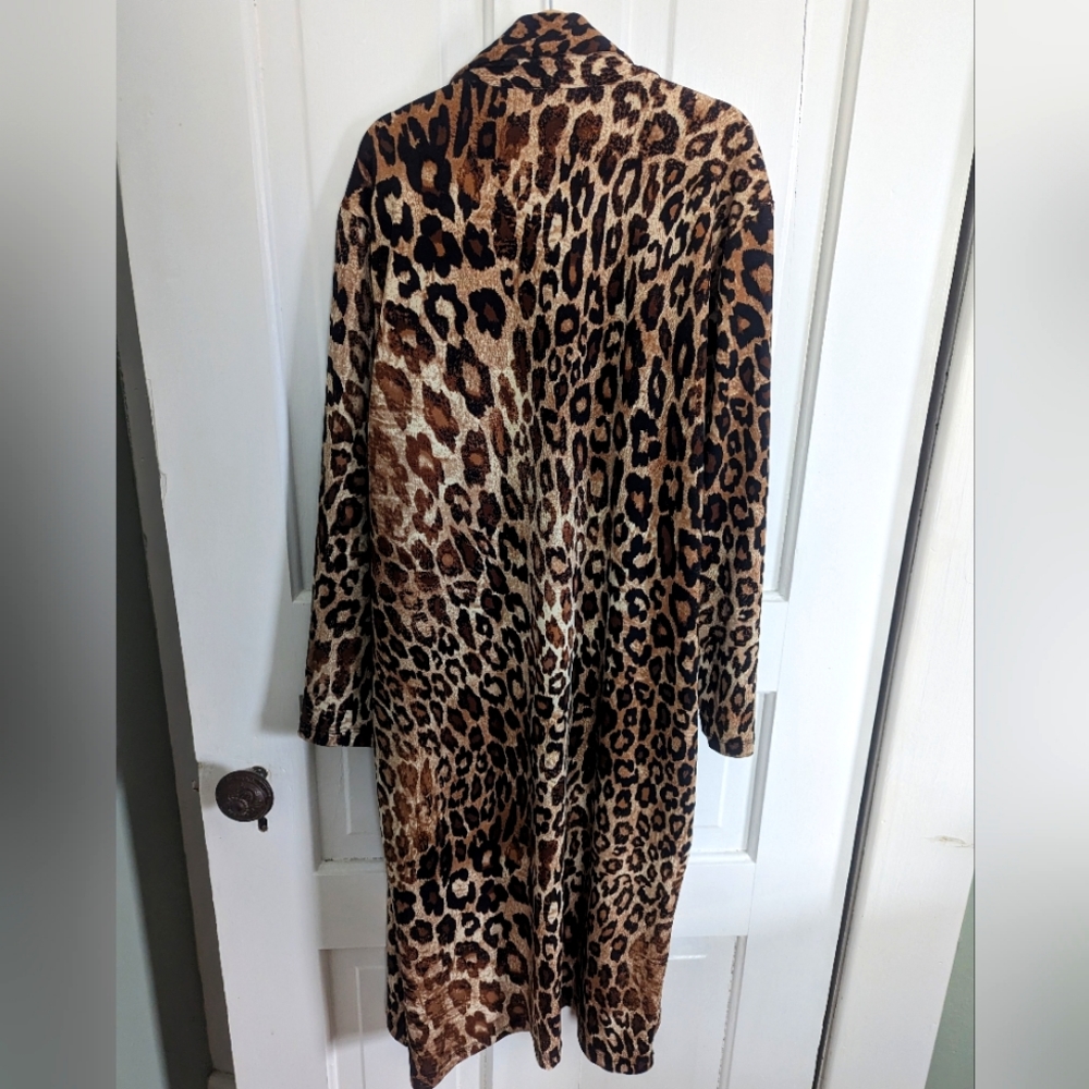 Roz&Ali Leopard Print Faux Satin Shawl
